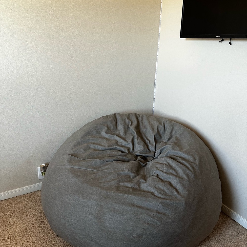 Perfect condition, perfect for company, comfortable!
